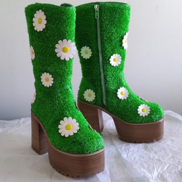 It's Always Greener Platform Ankle Boots - Picture 4 of 7
